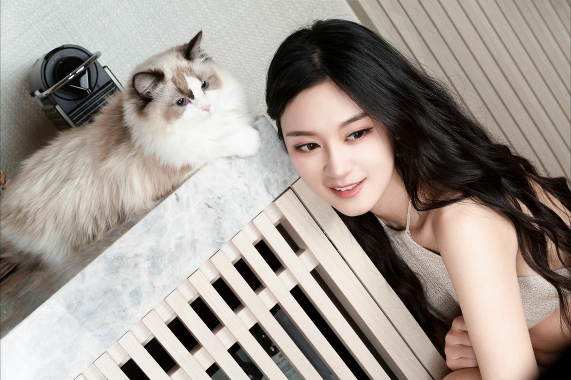 杭州投用无人机足球基地 吸引青少年“空中对抗”